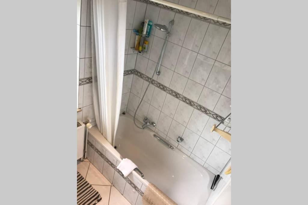 bahnhofsnahe, ruhige und sonnige 2 Zimmerwohnung im Dichterviertel  Wiesbaden Exterior foto